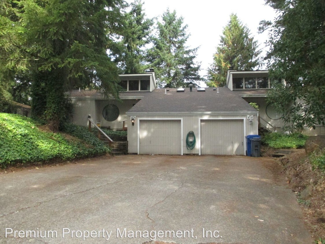 Foto principal - 1545 Distinctive Ct S