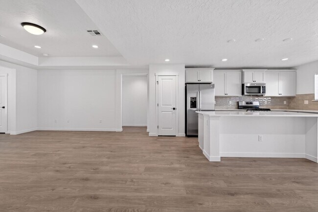 Foto del edificio - Brand New 3BR/2BA Single-Level Home - Community Pool, Park & Easy I-84 Access