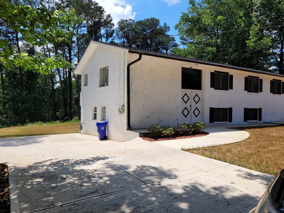 4331 Aldergate Dr, Decatur, GA 30035 House Rental in Decatur, GA