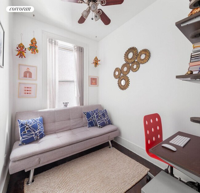 Foto del edificio - 254 W 25th St