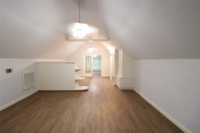 Foto del edificio - 1702 Cougar Creek