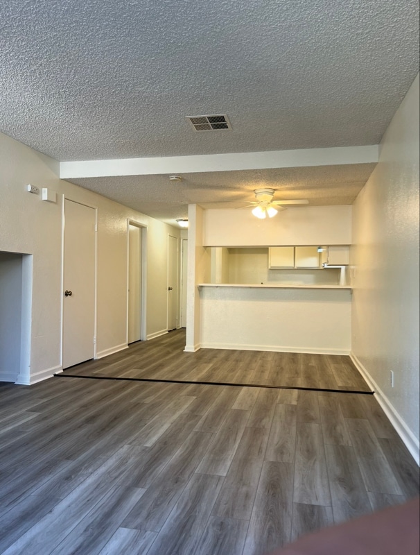 Foto del edificio - 43711 Challenger Way