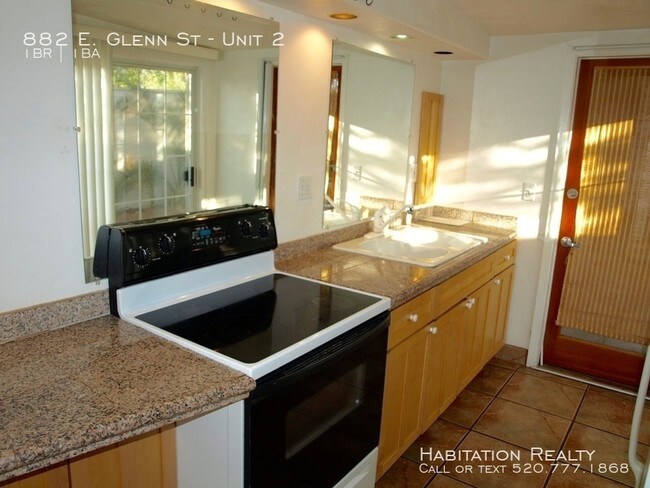 Building Photo - Clean, Private Guest House, just north of UA