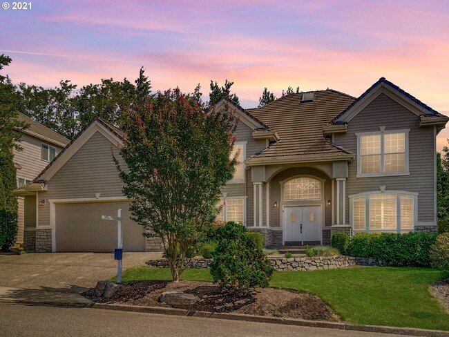 Foto del edificio - Forest Heights Stunner- Located just a few...