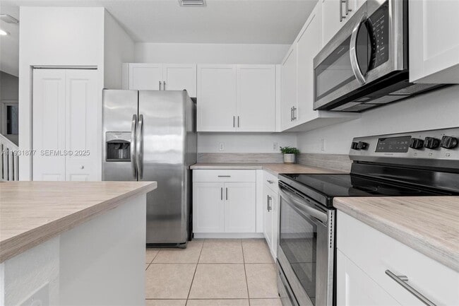 Foto del edificio - 20544 NE 5th Pl