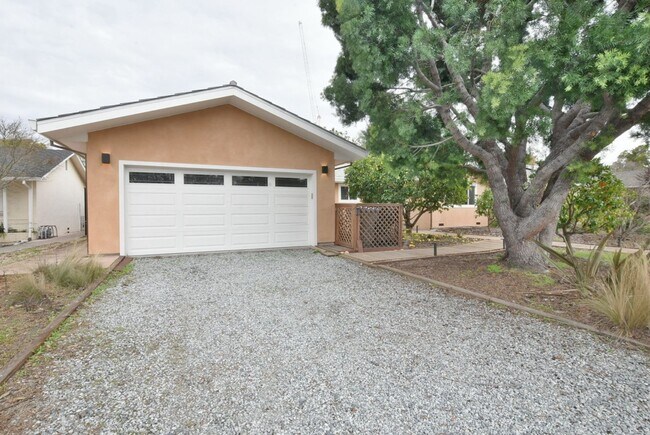 Foto del edificio - Unique Remodeled Home with European Style in West San Jose