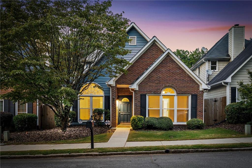 Foto principal - 529 Eastland Dr