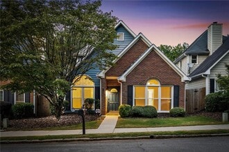 Building Photo - 529 Eastland Dr
