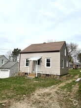 Building Photo - 4 Burgeville Ct