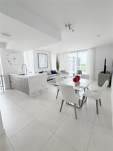 Building Photo - 401 N Birch Rd