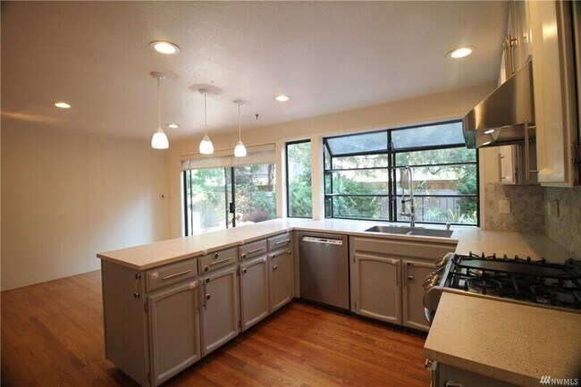 Photo - 1620 159th Pl NE Townhome