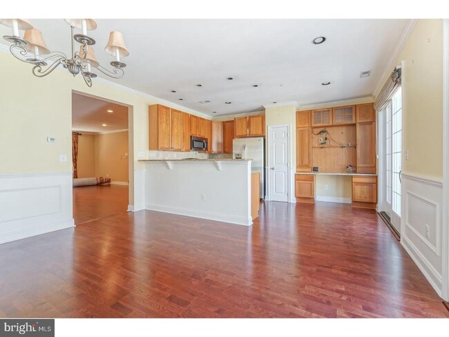 Building Photo - 508 Captains Way