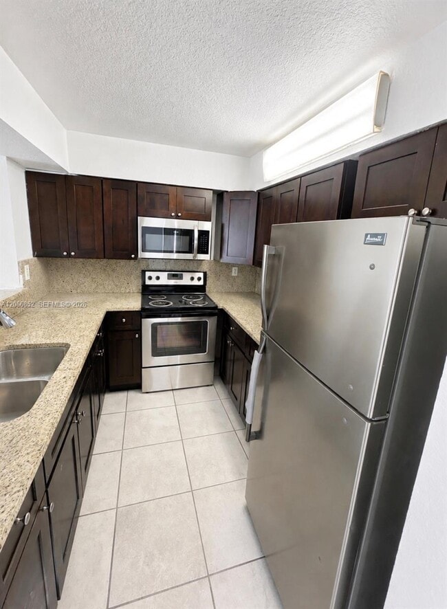 Building Photo - 8460 SW 154th Cir Ct