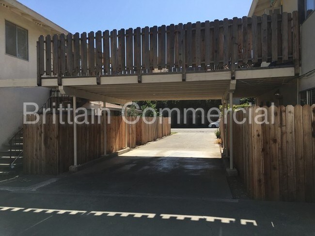 Building Photo - 828 2nd St