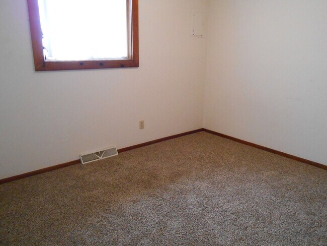 Foto del edificio - 2 Bedroom, 1 Bath Duplex on Outskirts of Loveland, CO