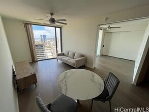 Building Photo - 1000 Auahi St