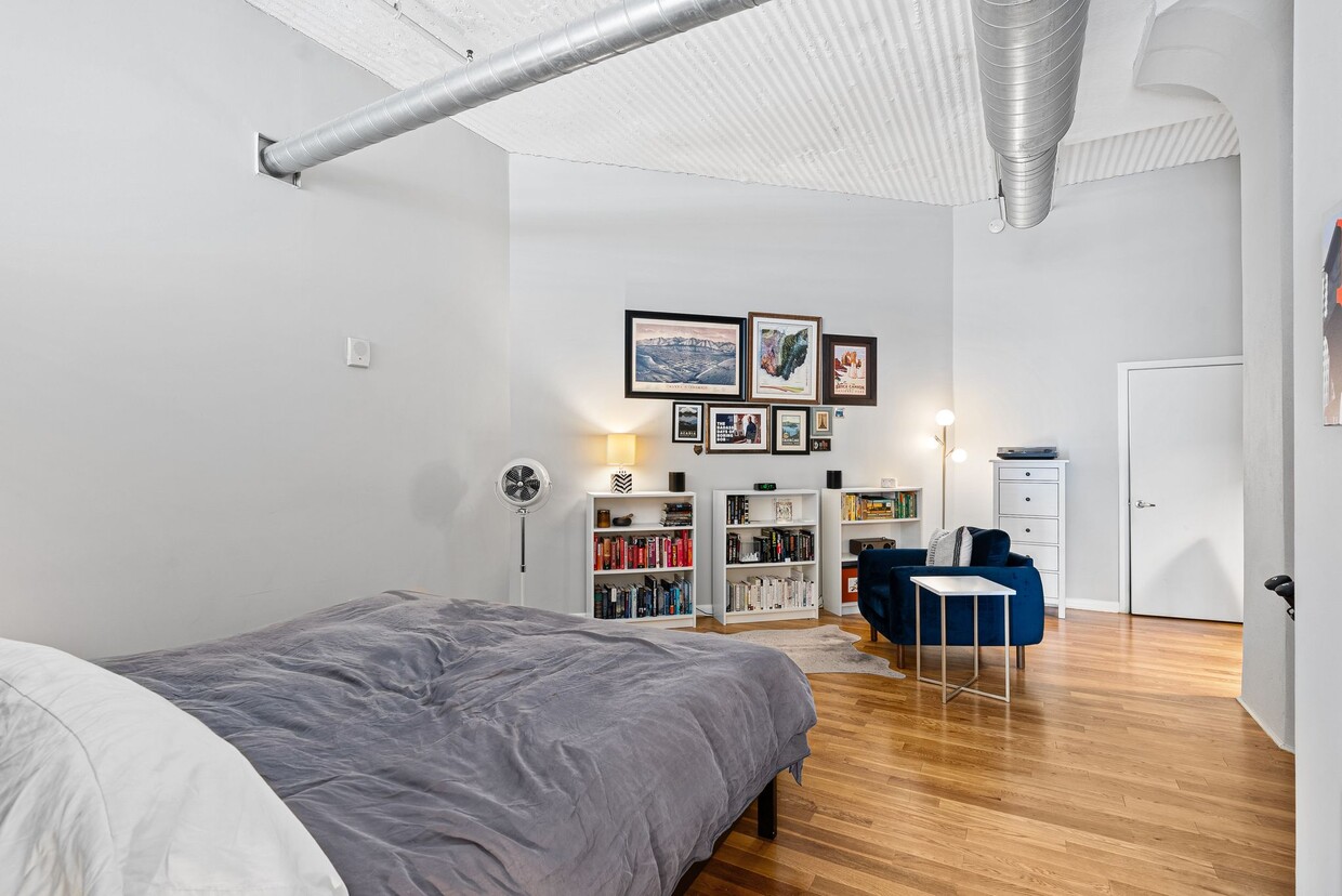 Photo - 2200 Arch St (Philadelphia, PA)