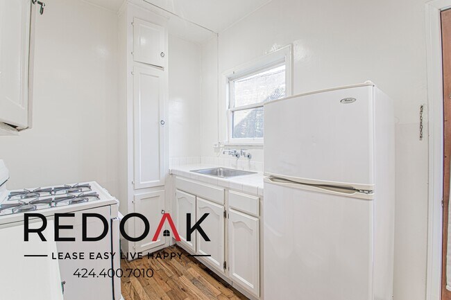 Foto del edificio - 836 Sanborn Ave