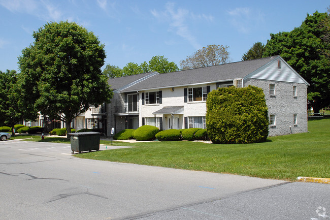 Building Photo - Devonshire Apartments