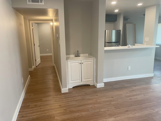 Foto del edificio - 7431 Holly Hill Dr
