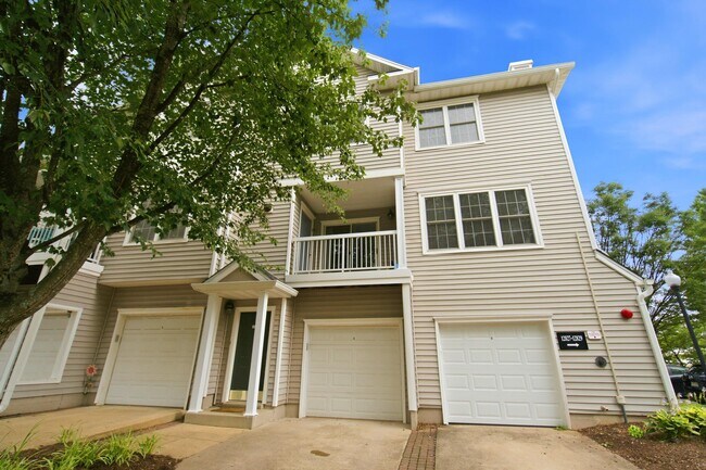 Foto del edificio - 12825 Fair Briar Ln