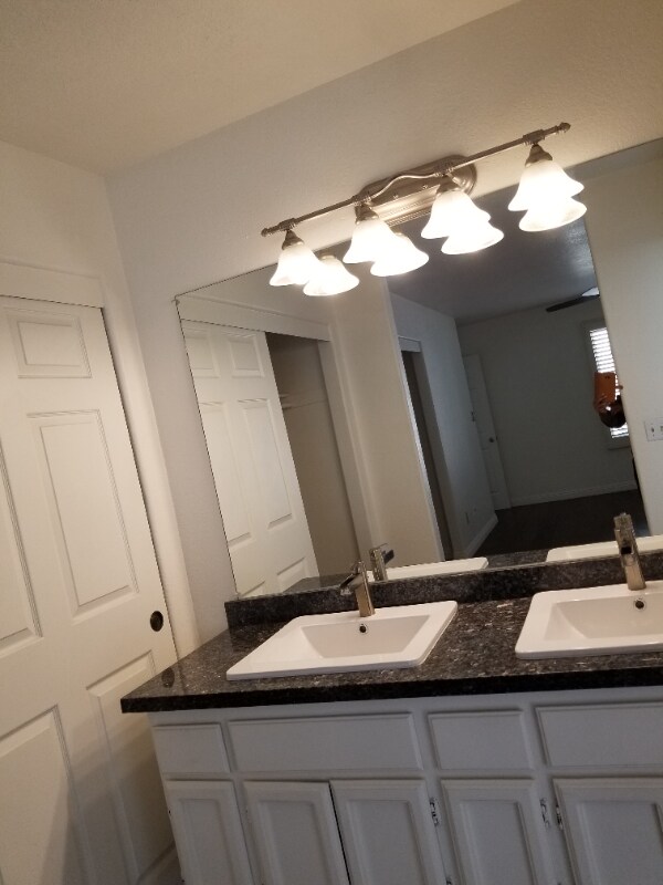 Foto principal - 10121 Greenleaf Rd