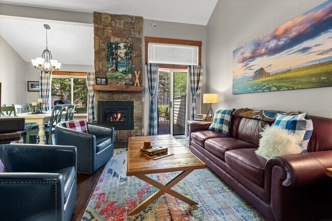 Foto del edificio - 1750 E Lakeshore Dr