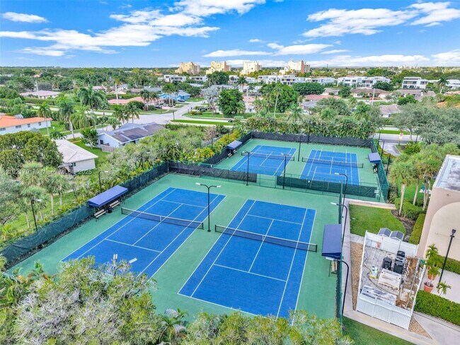 Foto del edificio - 453 Lakeview Dr