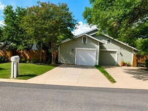 Building Photo - 3215 W William Cannon Dr