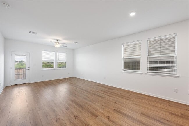 Foto del edificio - 751 Papaya Dr