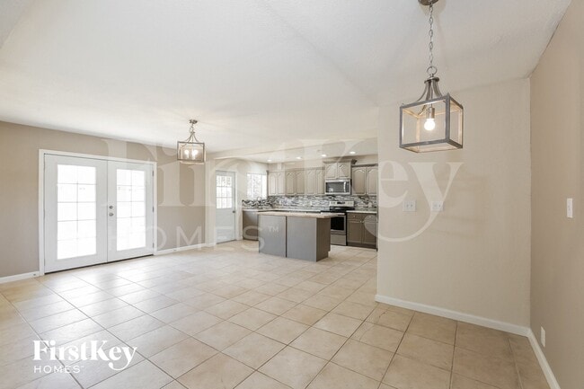 Building Photo - 547 W 18th St