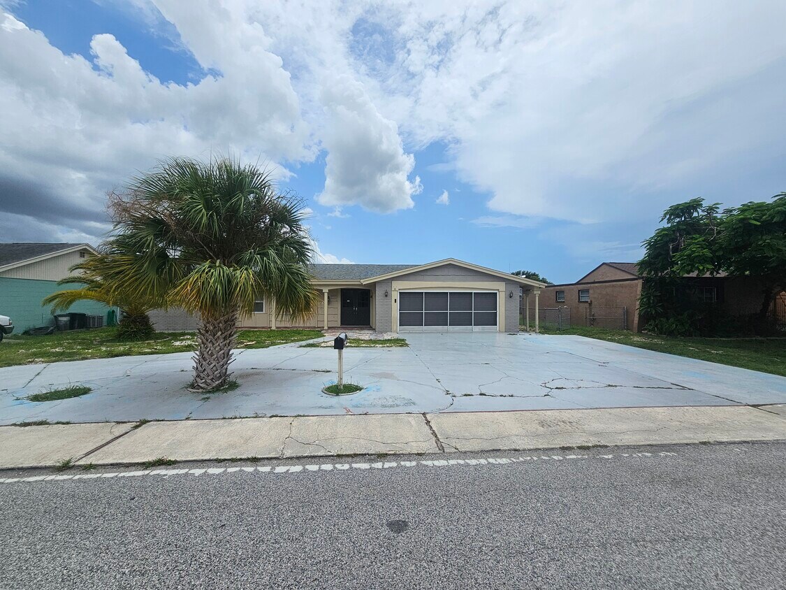Foto principal - 3736 Sail Dr