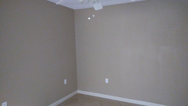Foto del edificio - Spacious 3 Bedroom Townhome