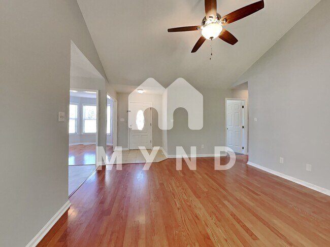 Building Photo - 130 S Woodstone Dr