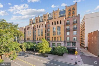 Building Photo - 910 M St NW