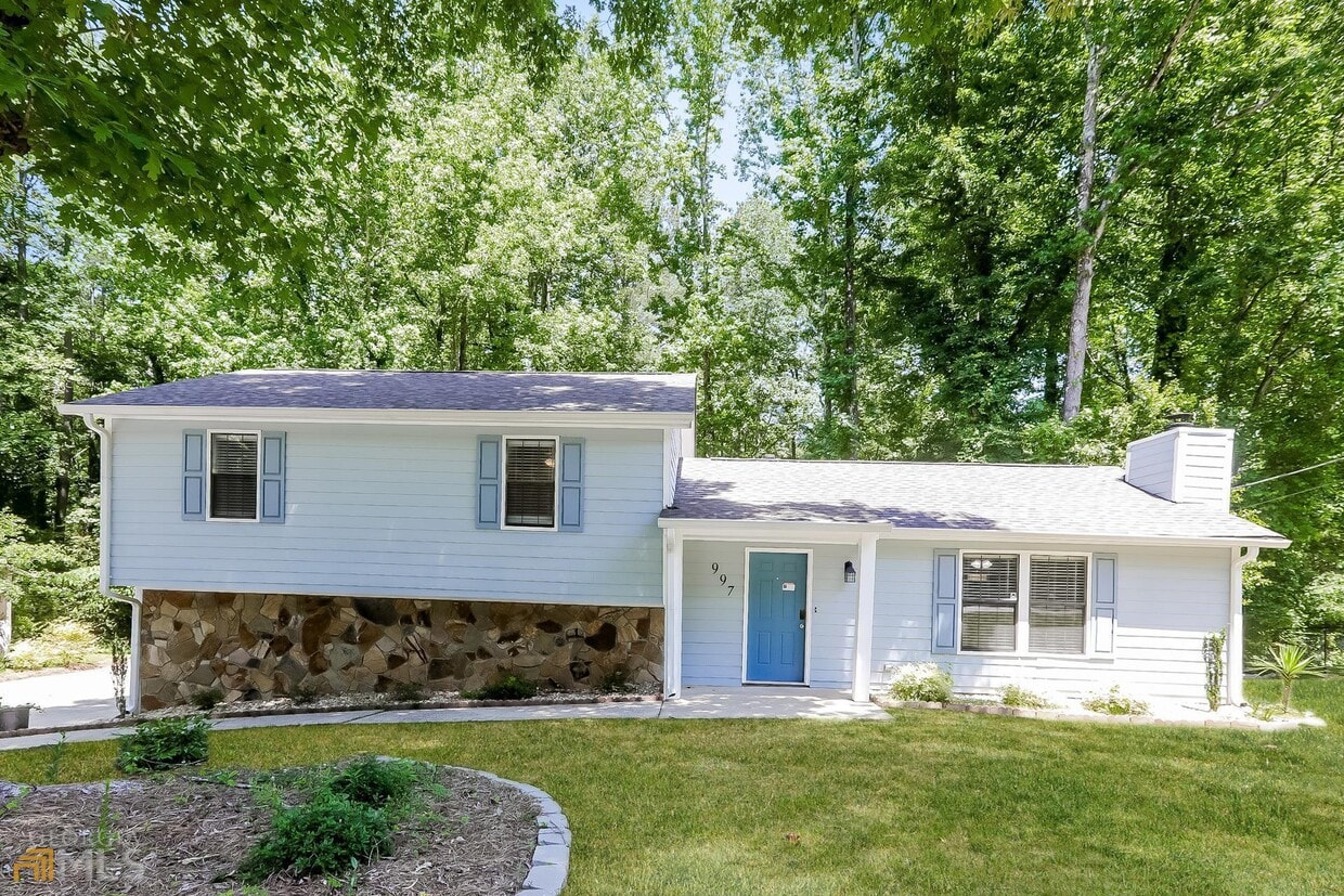 997 Redan Trail, Stone Mountain, GA 30088 House Rental in Stone