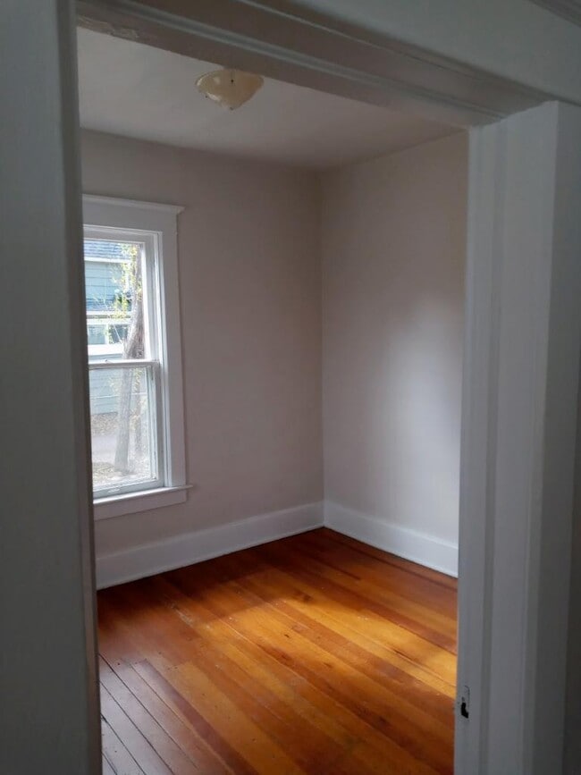 Building Photo - 110 S 11th St