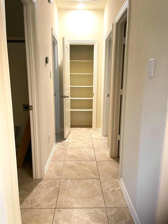 Building Photo - 27819 Oakpoint Falls Dr