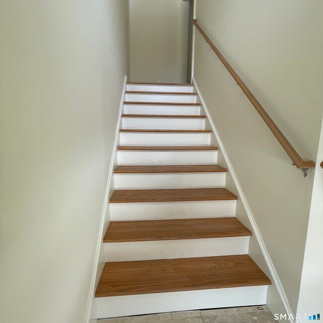 Foto del edificio - 157 W Main St