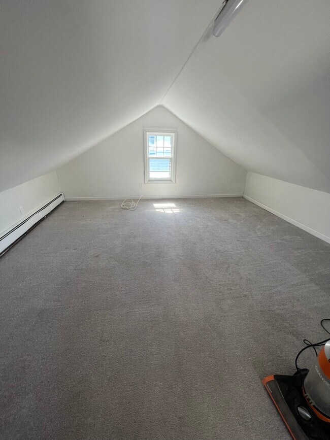 Building Photo - 1049 Woolley Ave