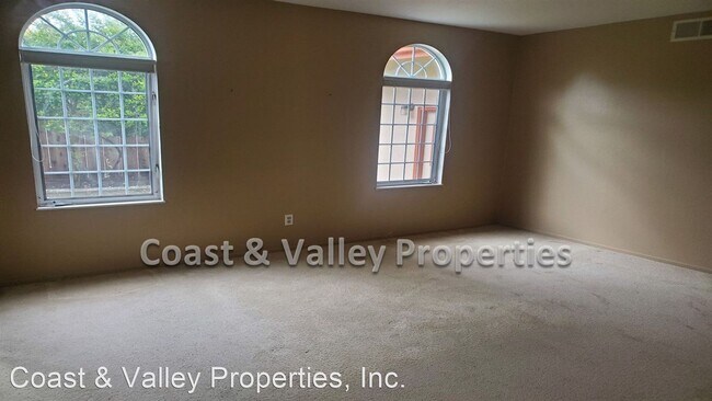 Foto del edificio - 4 br, 2.5 bath House - 443 La Jolla Wy.