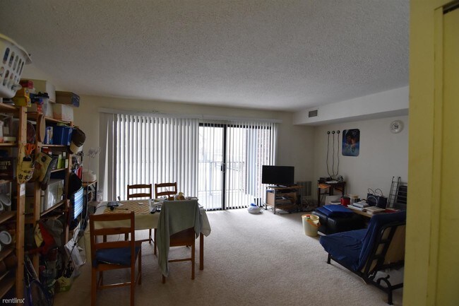 Foto del edificio - 2 br, 1 bath  - 80 Marion St. 3