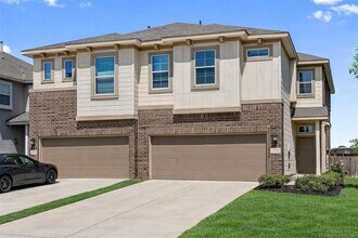 Building Photo - 2202 Dillon Pond Ln