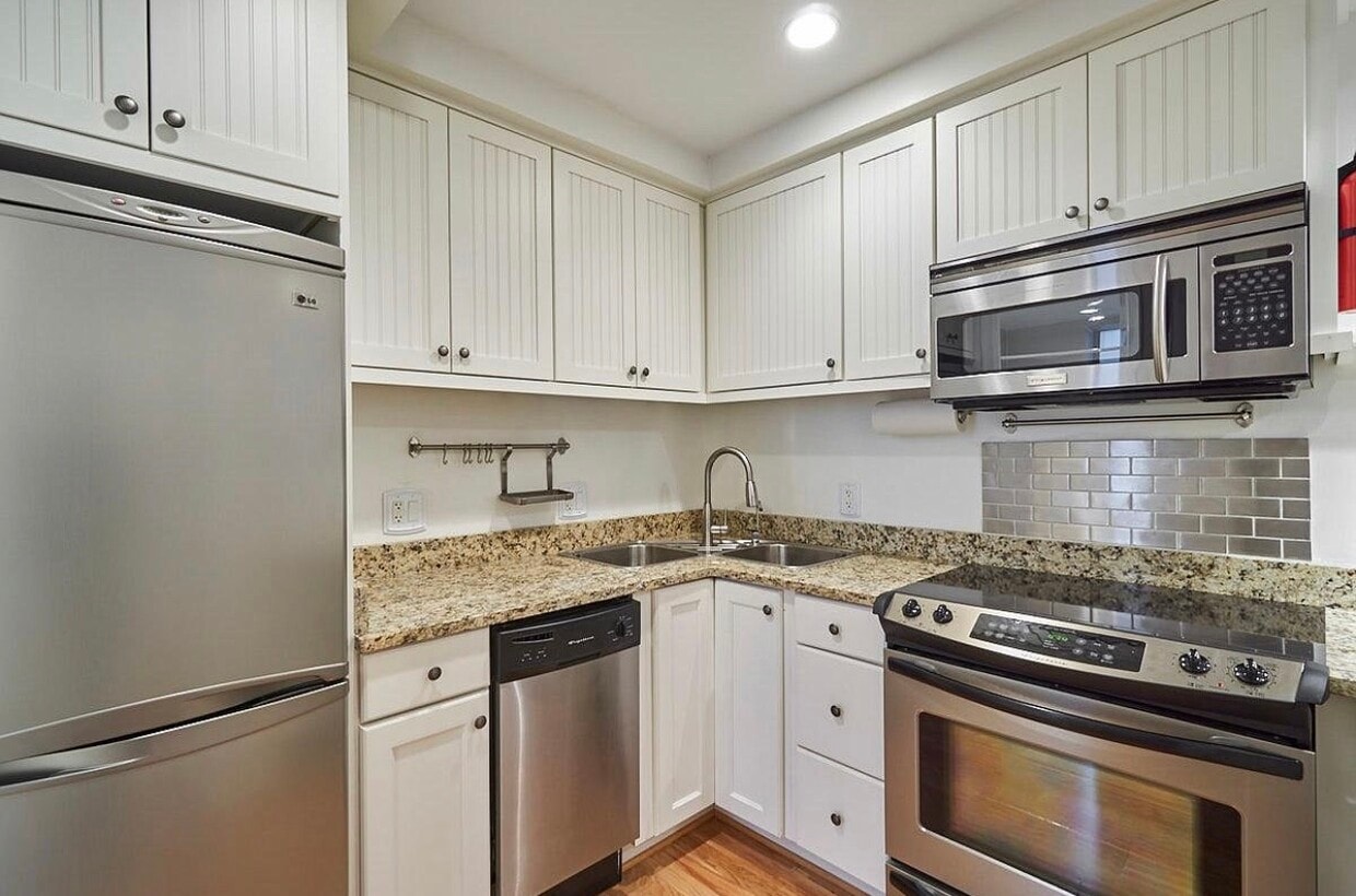 Photo - 1314 Massachusetts Ave NW (Washington, DC)