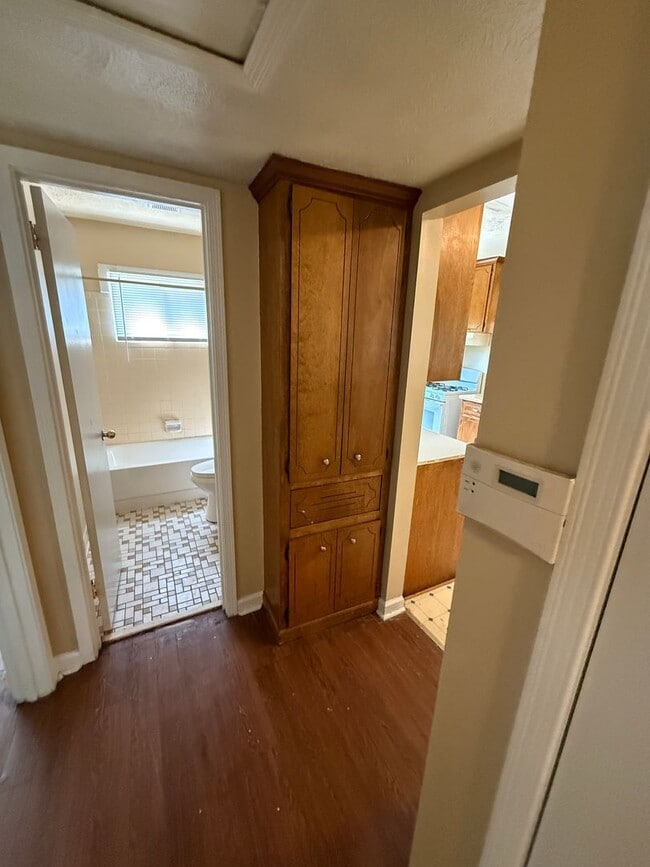 Building Photo - SELF TOURING AVAILABLE - Nice House with F...