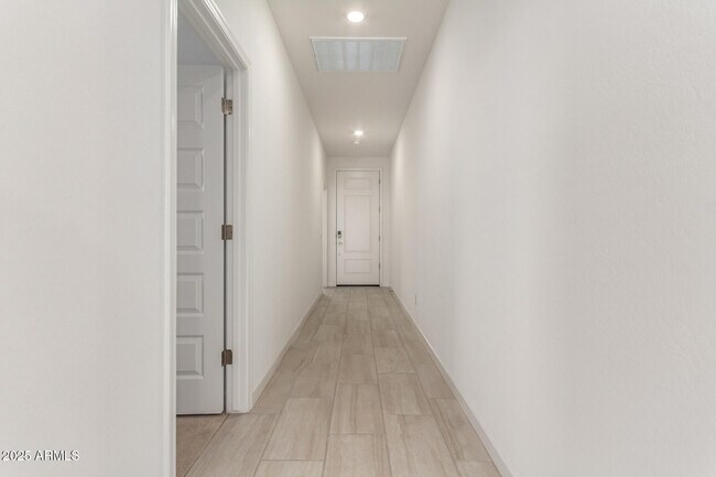 Foto del edificio - 6777 W Molly Ln