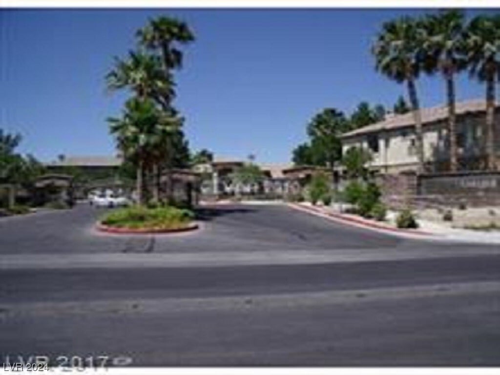 Primary Photo - 10241 King Henry Ave