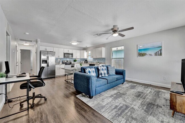 Foto del edificio - 2851 Emerson Ave S