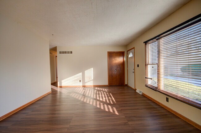 Foto del edificio - 507 Oakview Ave