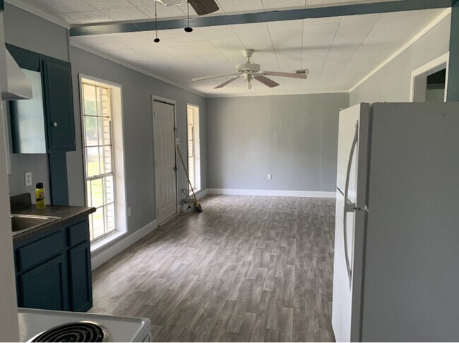 Building Photo - 6031 Cavan Cir
